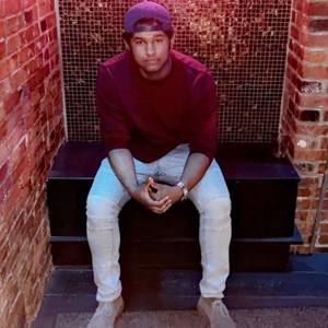 Meet your Posher, Derek